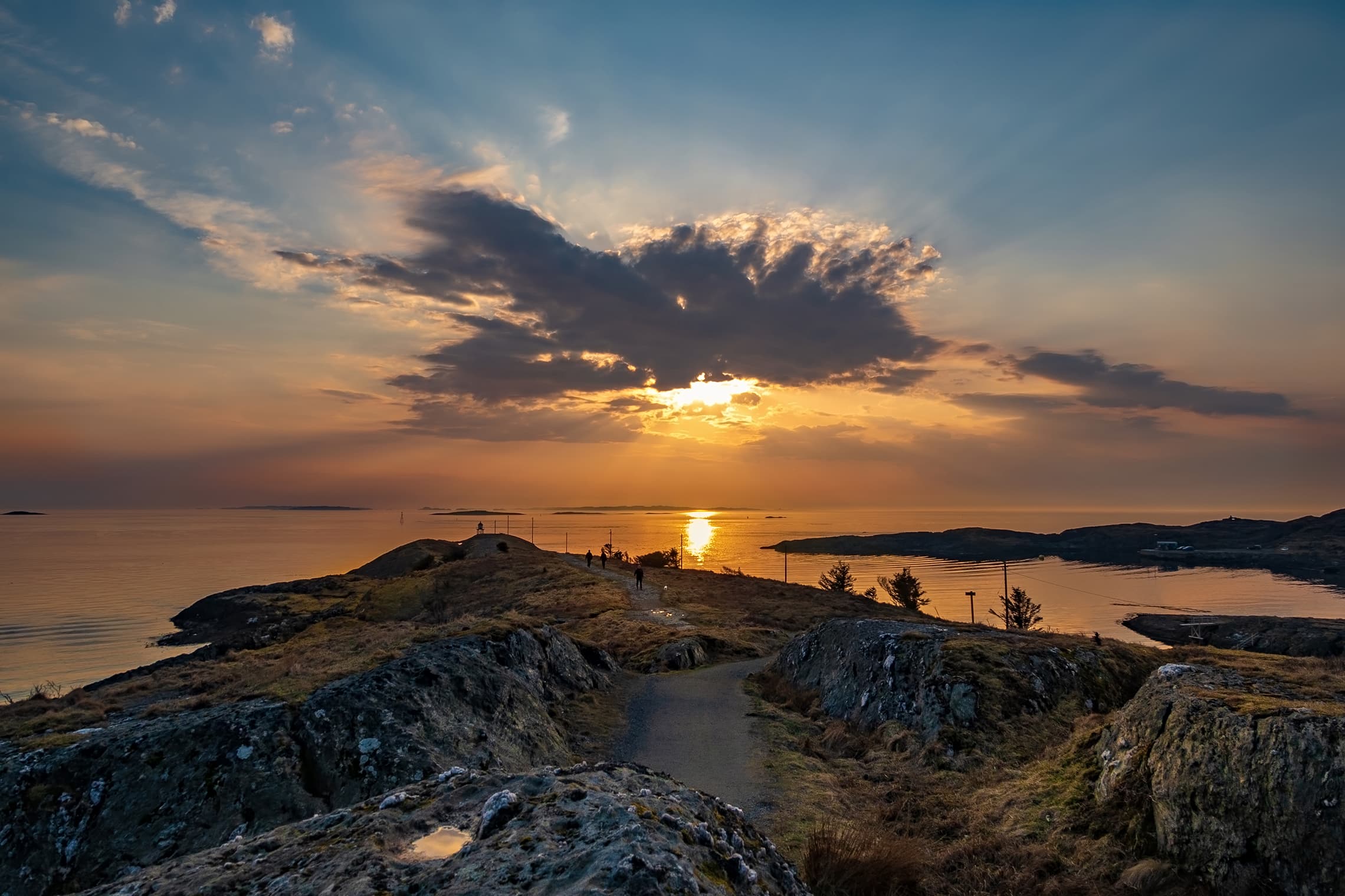 Kyststien i solnedgang