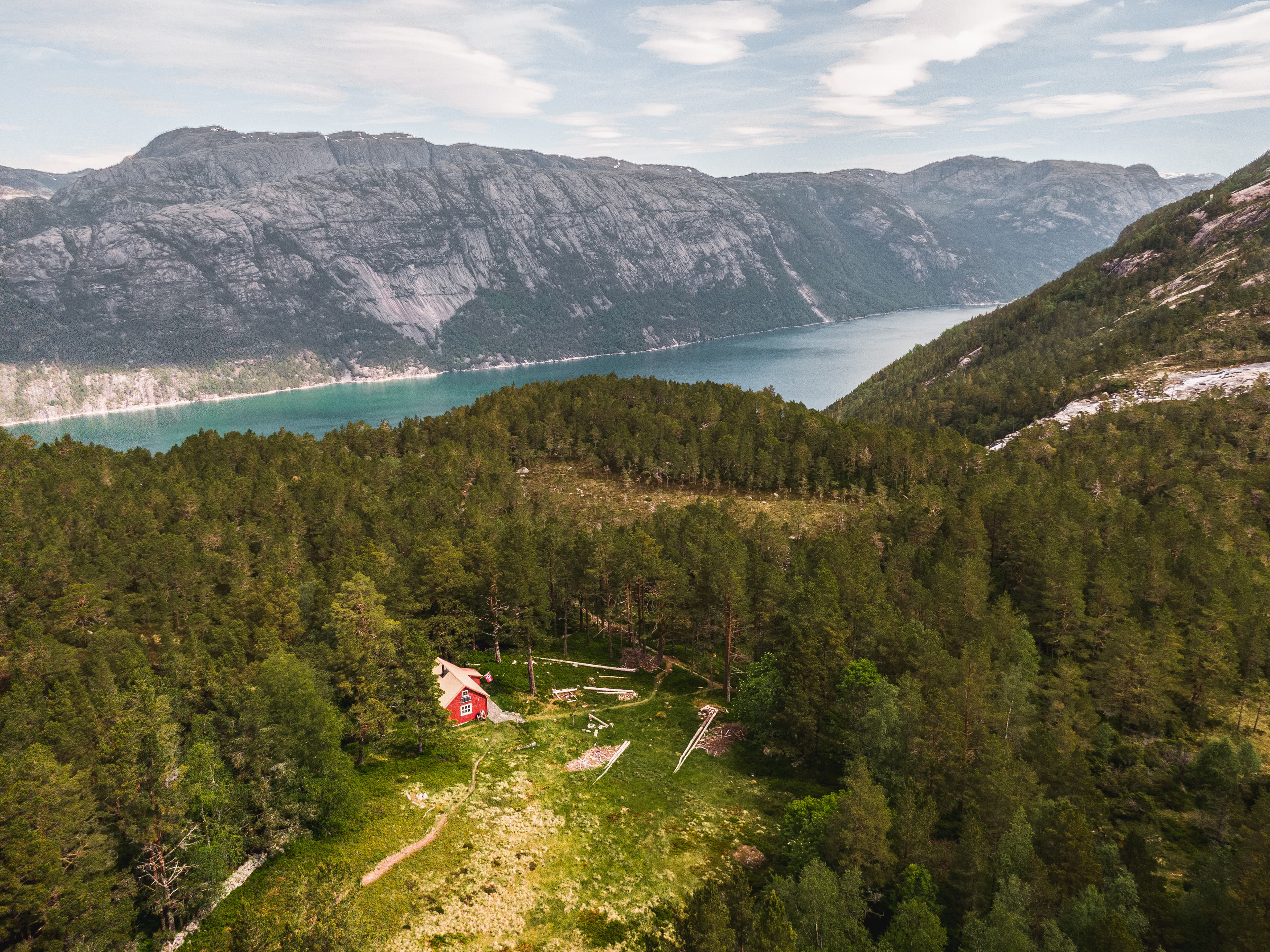 Oversiktsbilde over Flørlistølen i Lysefjorden.