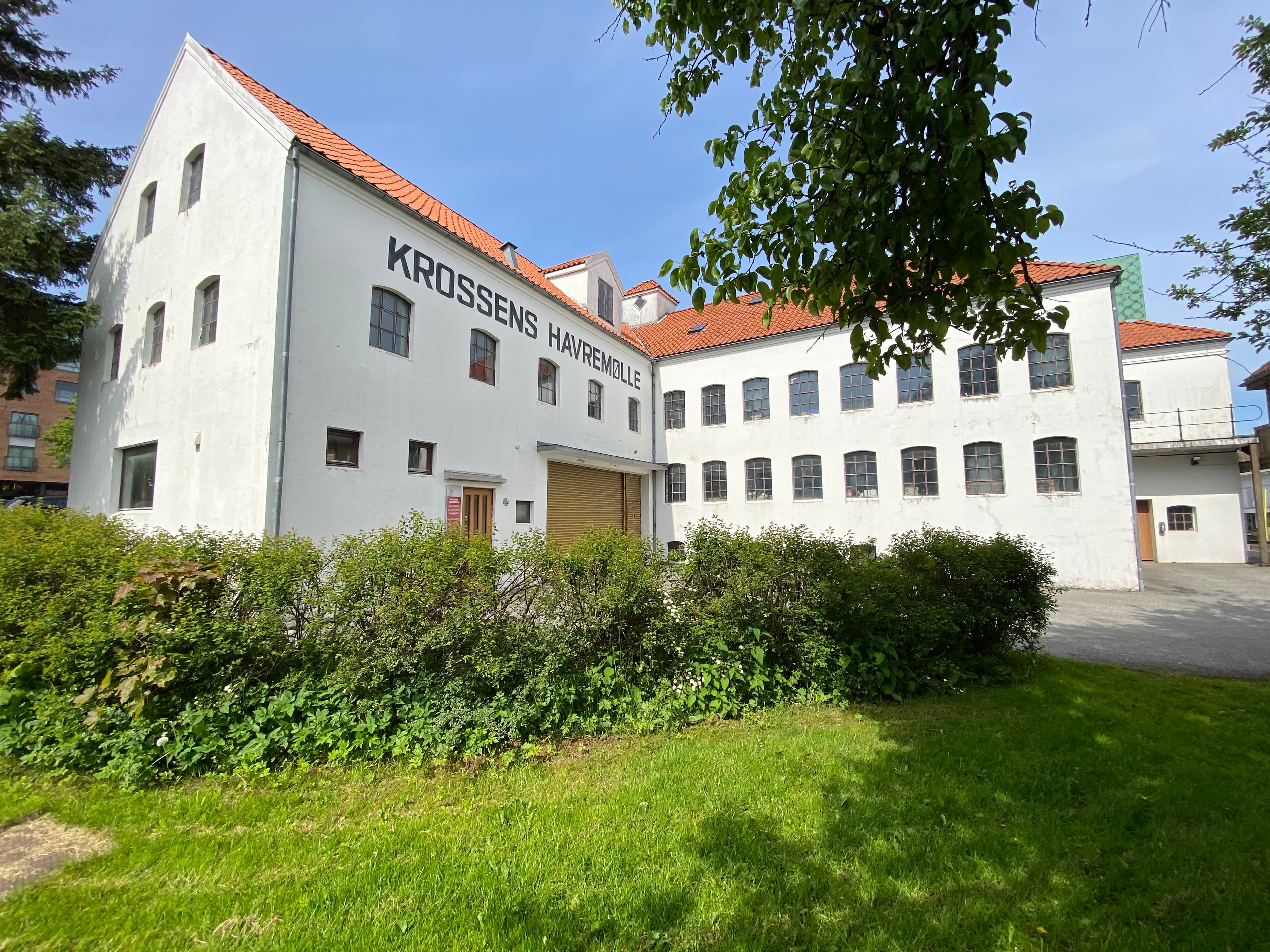 Ytre preg er forsiktig jugendstil – typisk for tidas næringsbygg.