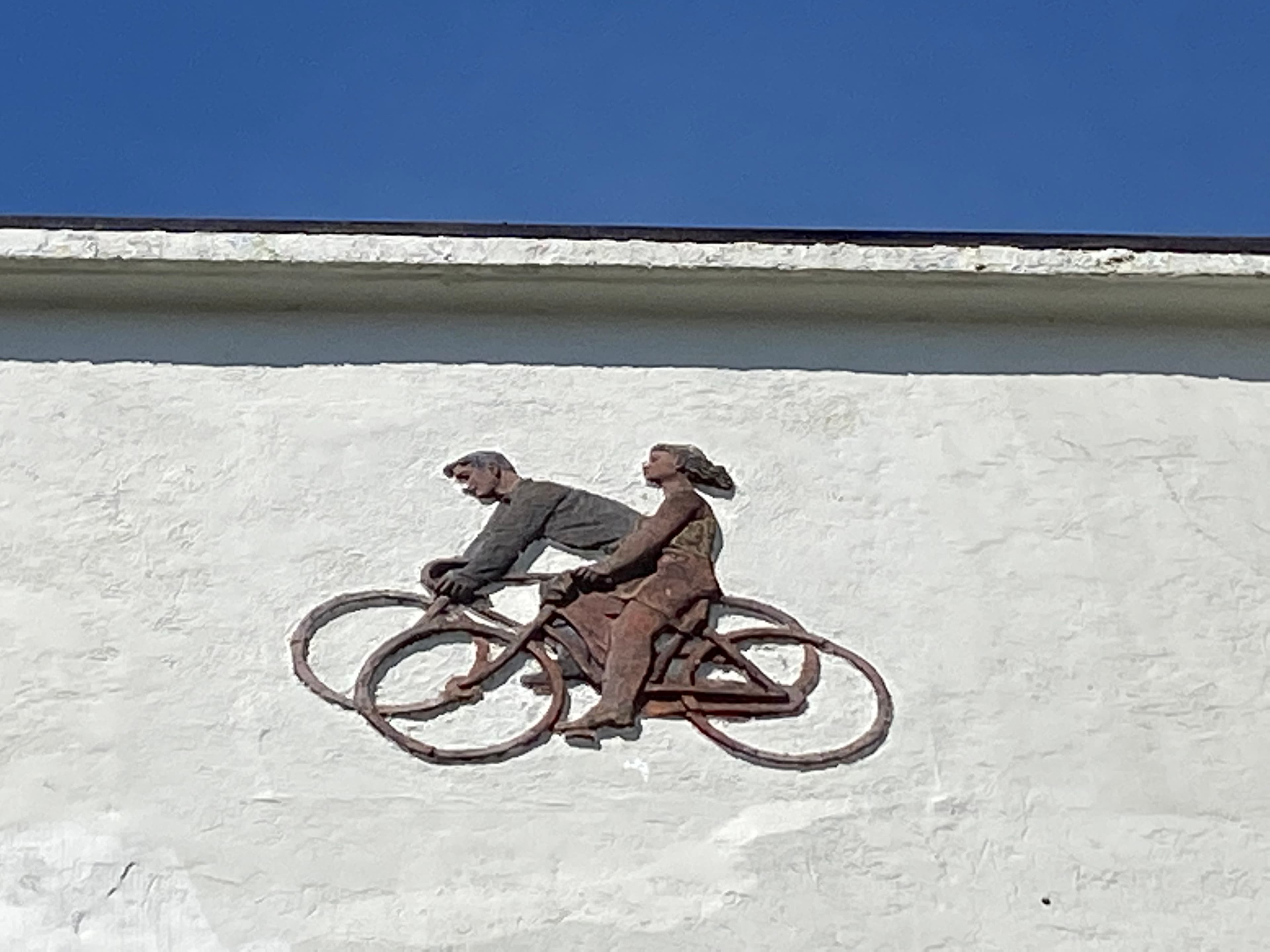 Jonas Øglænds fabrikker har satt preg på mye av byutviklingen og fellesskapet.