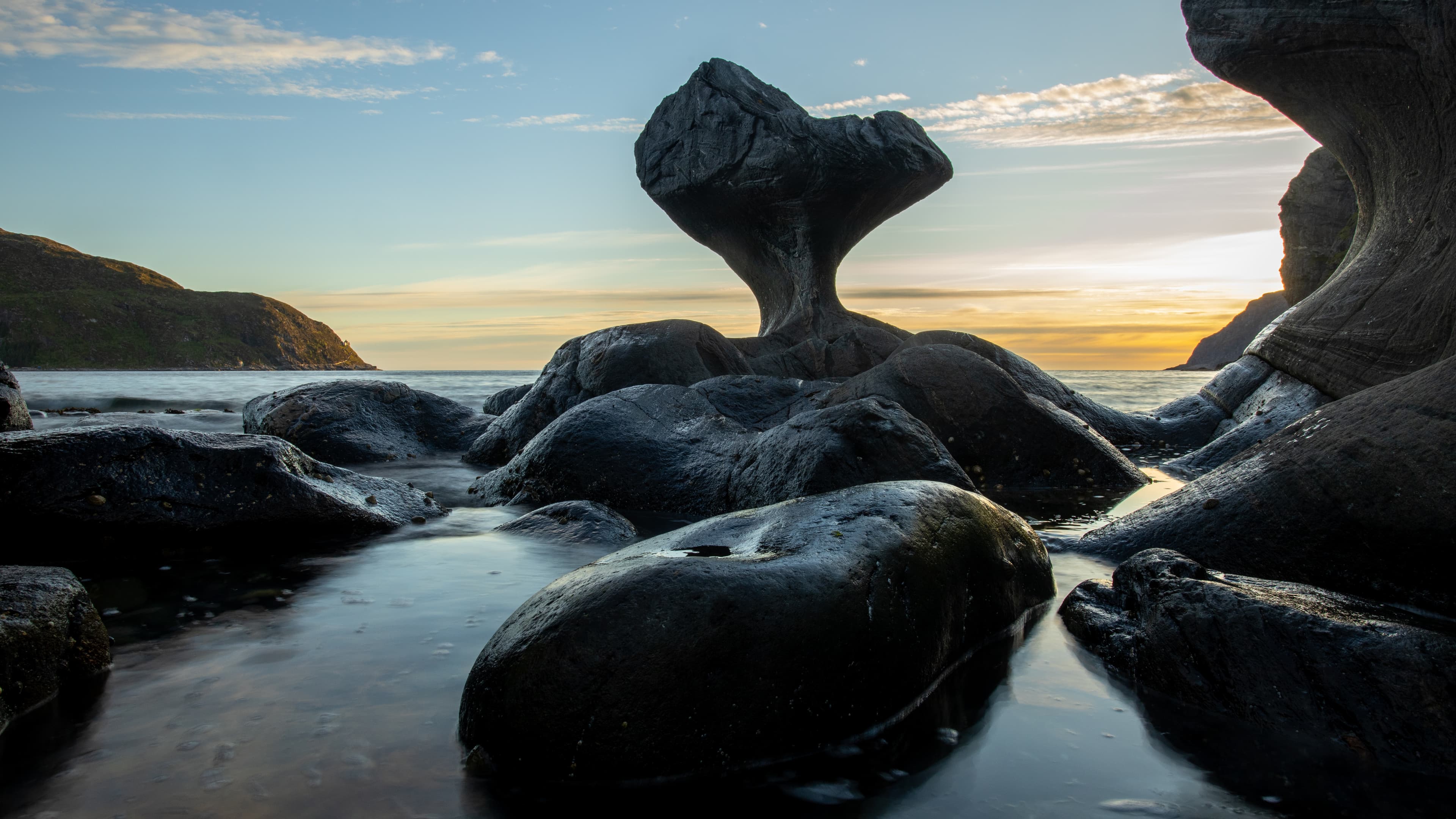 Kannesteinen i solnedgang