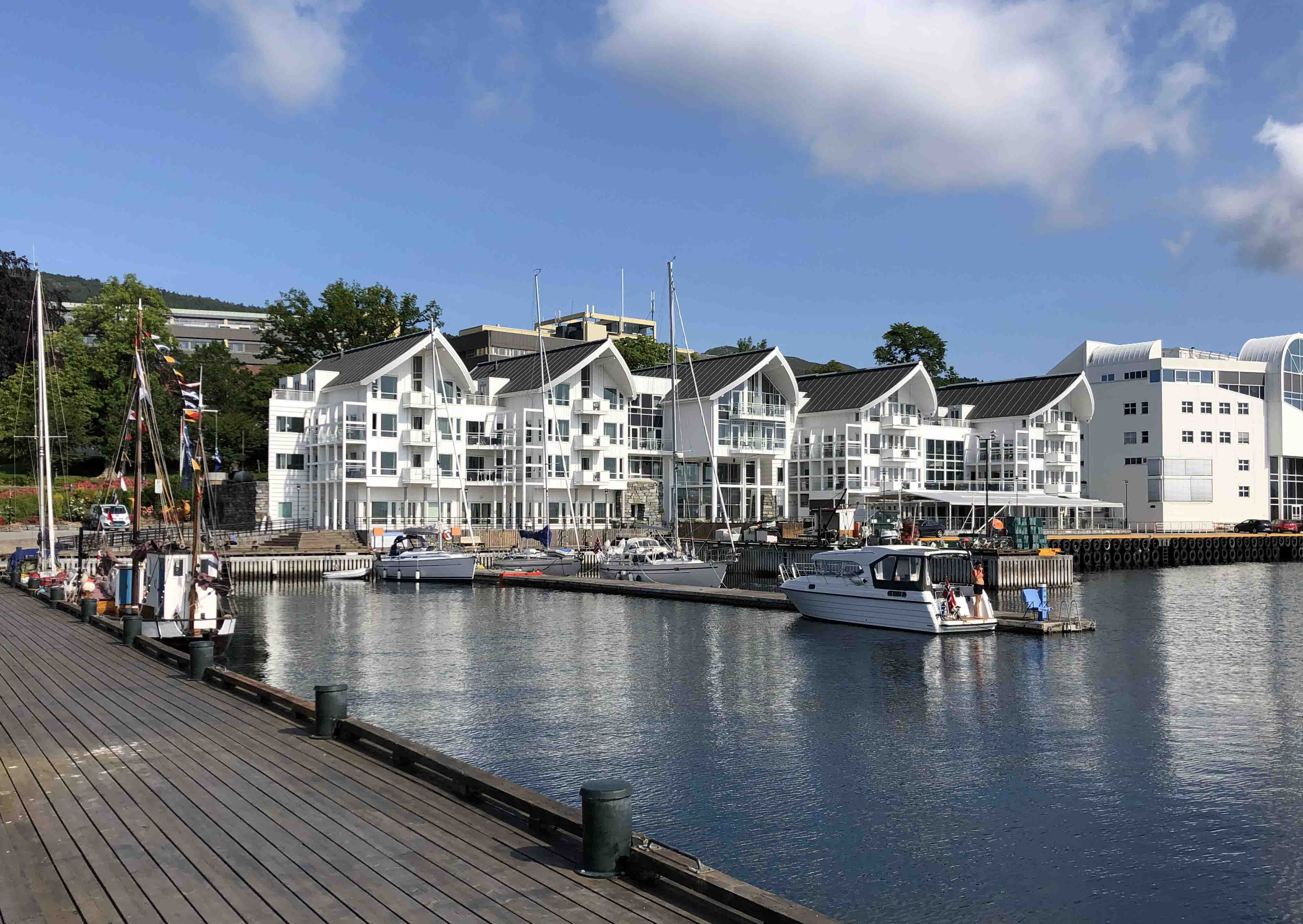 Molde Fjordhotell, fasade sett fra fjorden