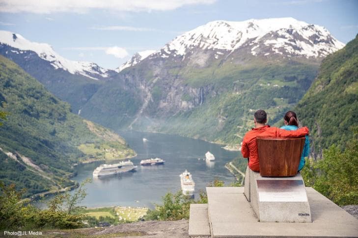 Biltur ved Geirangerfjorden