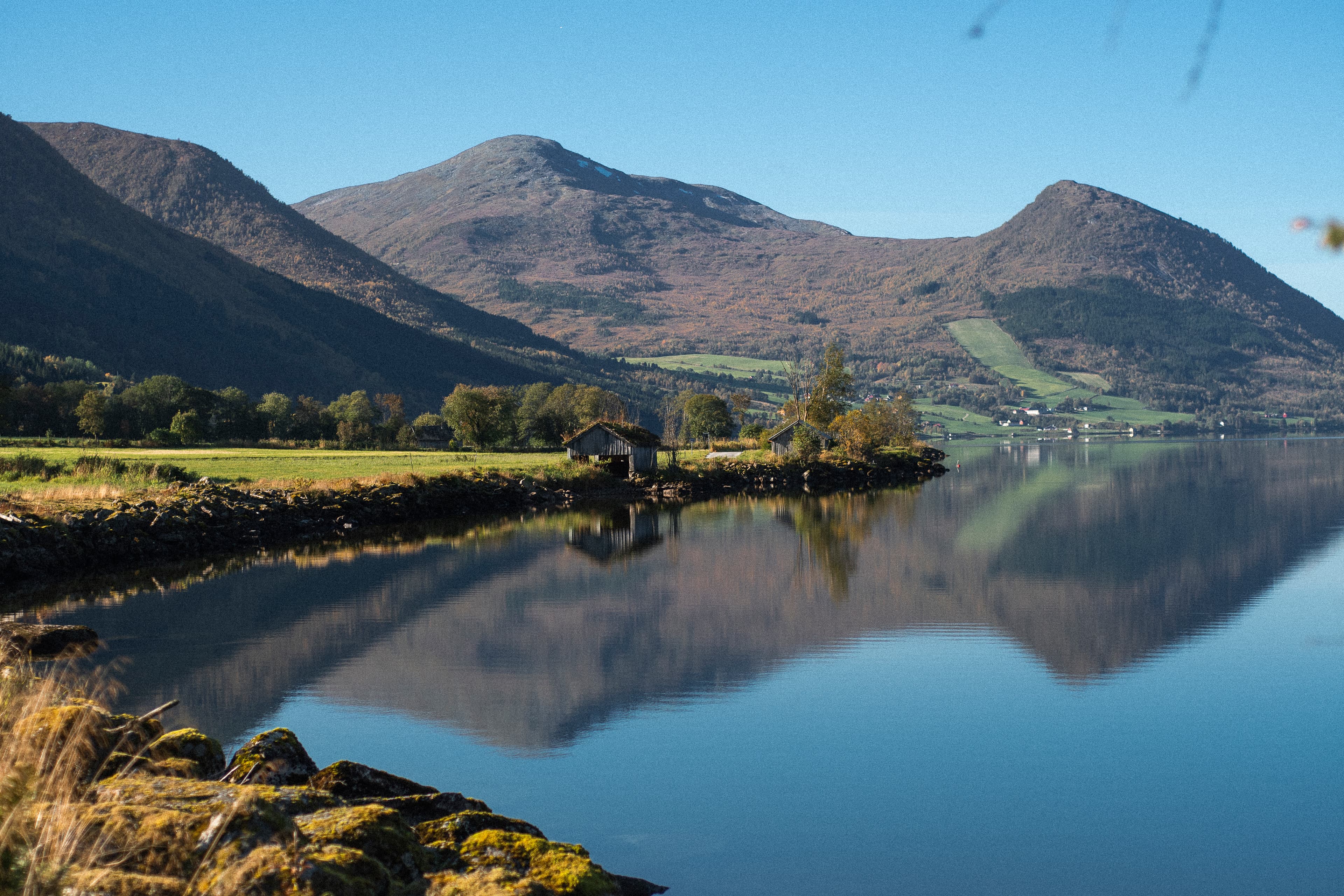 Refleksjoner og Jølstravatne