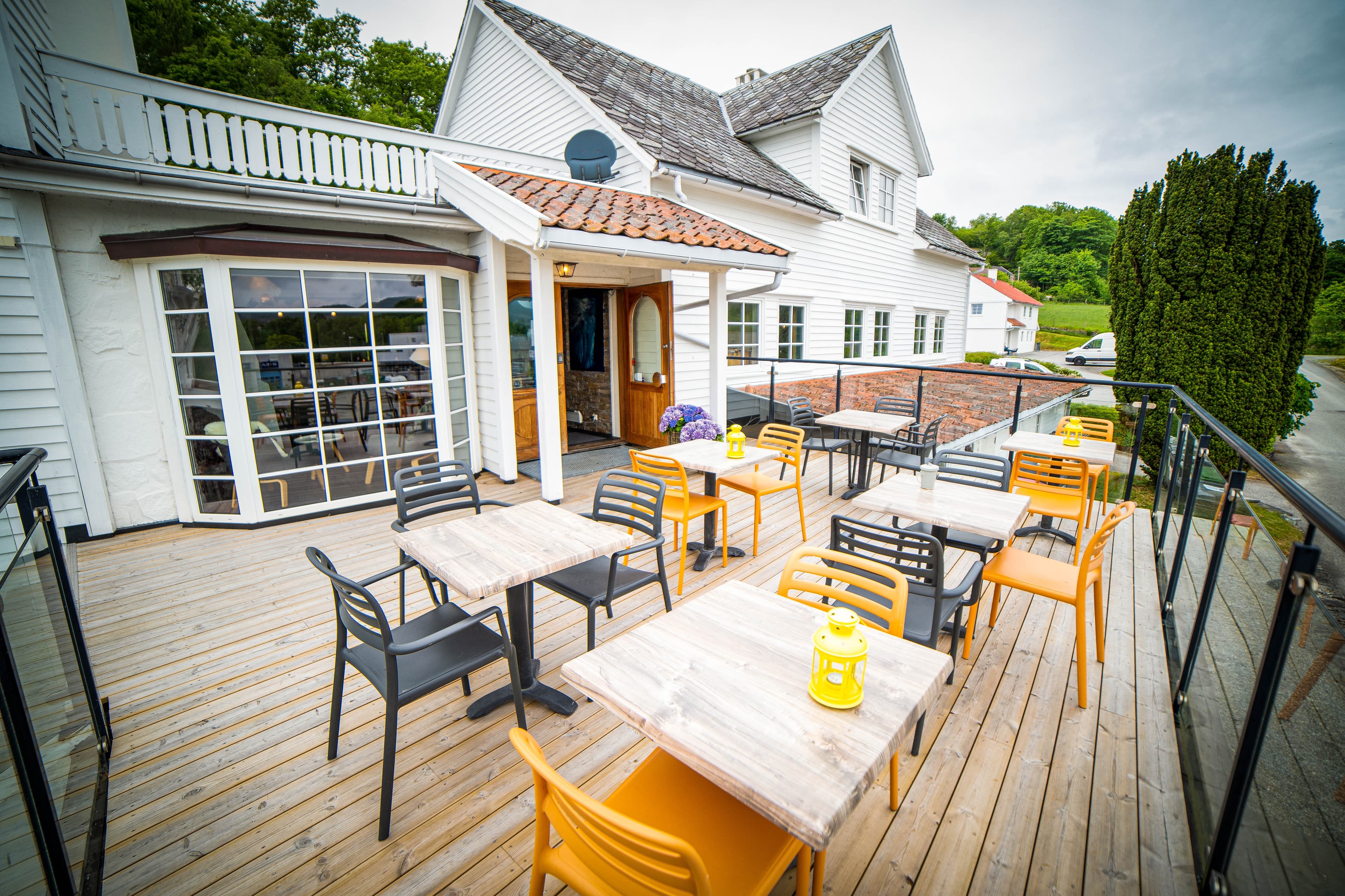 Uteserveringen på hotellet.