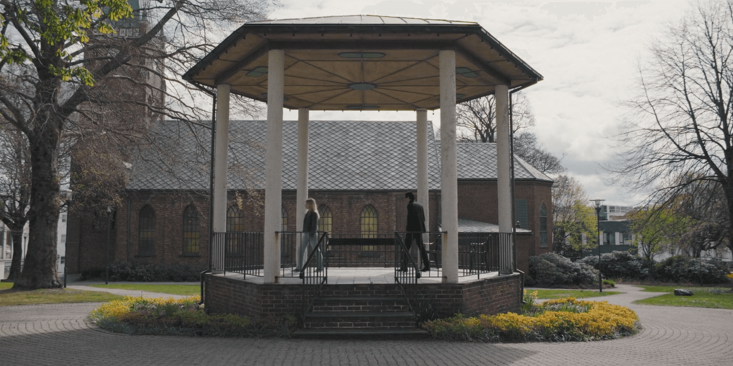 Jens og Evy i paviljongen kirkeparken