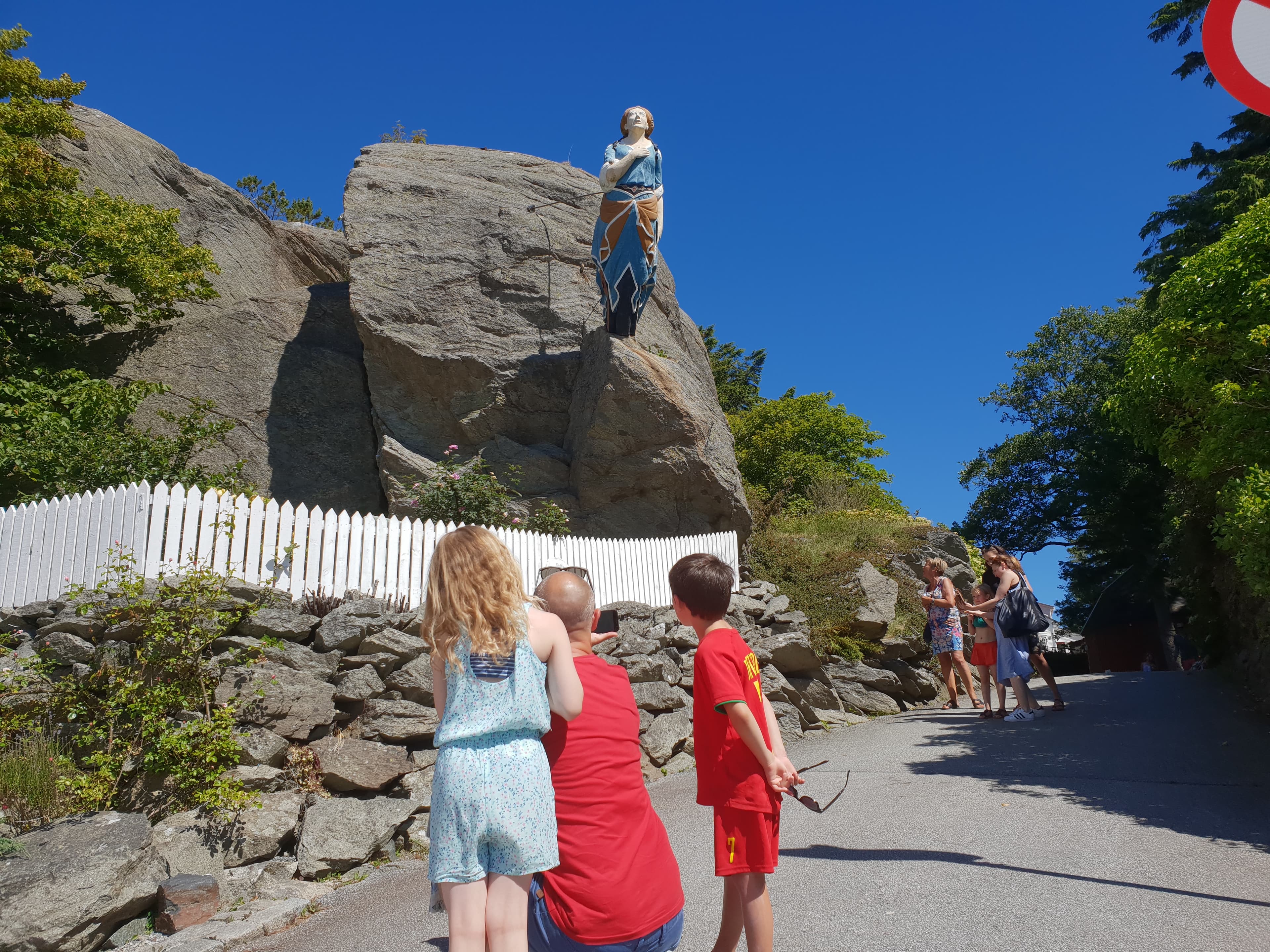 Appen tilbakeblikk, Damå i Parken