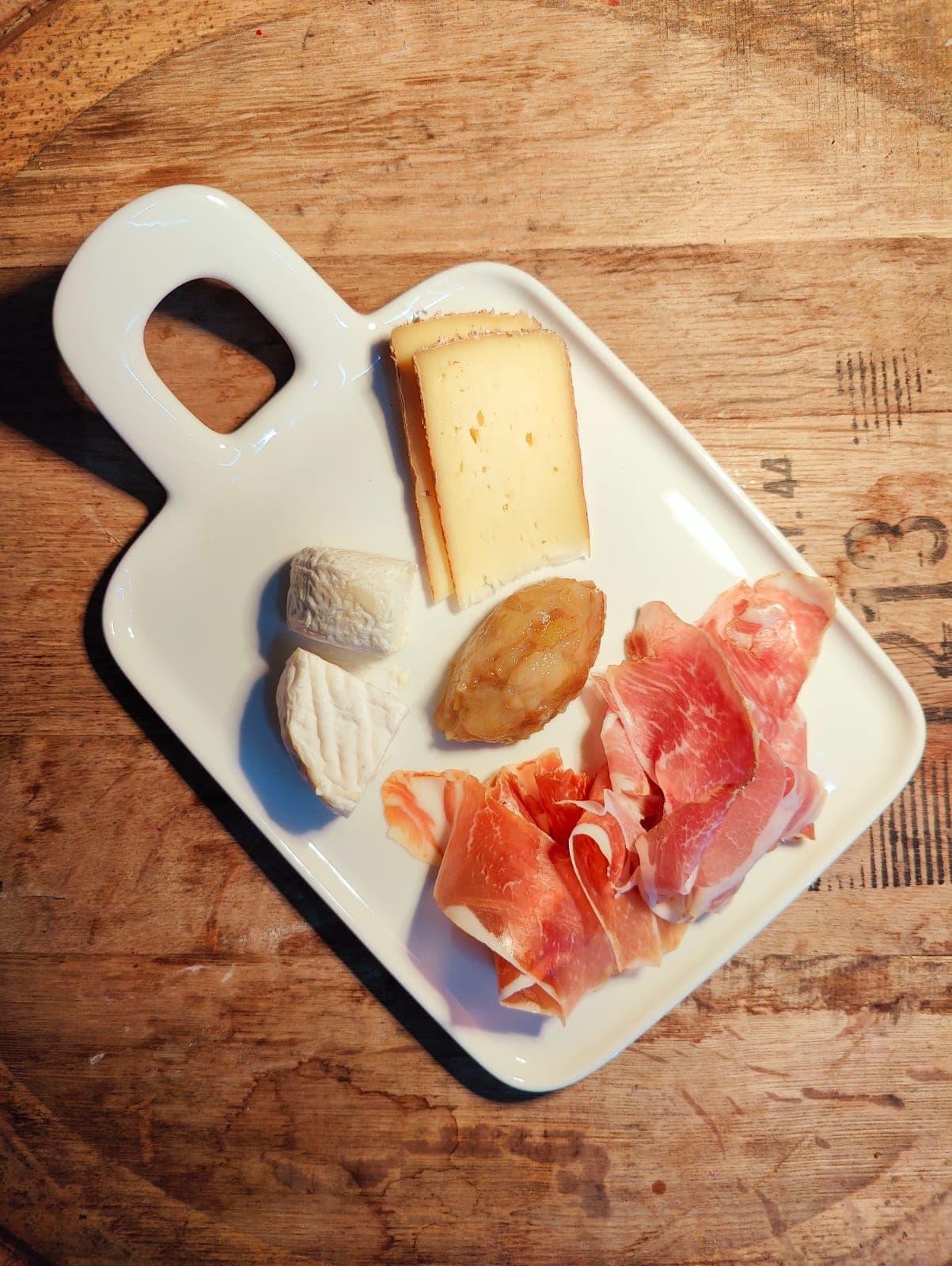ham and cheese platter from Nyyyt, Røysland Gård farm outlet and restaurant