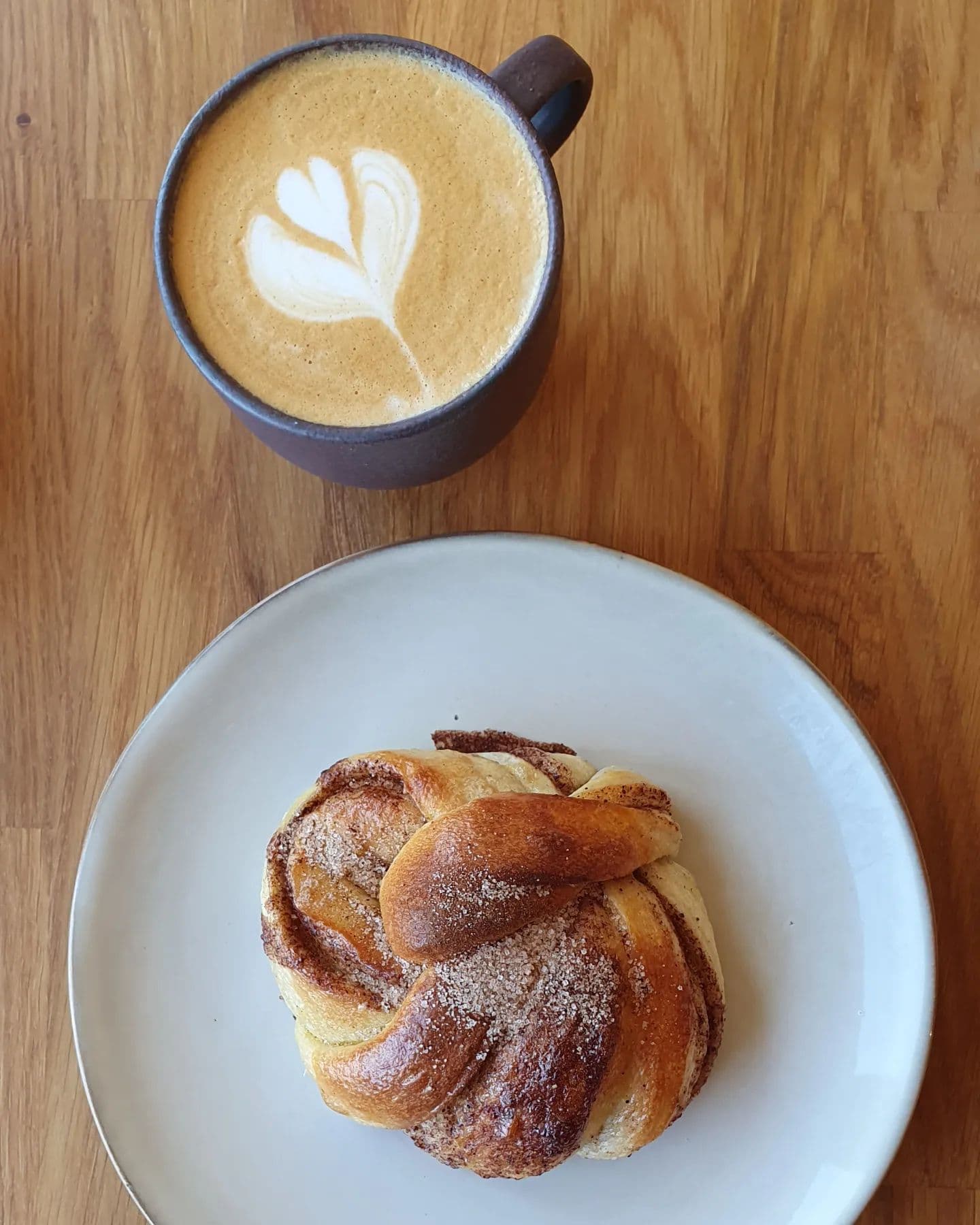 coffee and cinnamon bun, bread, cakes and pastries, bakery