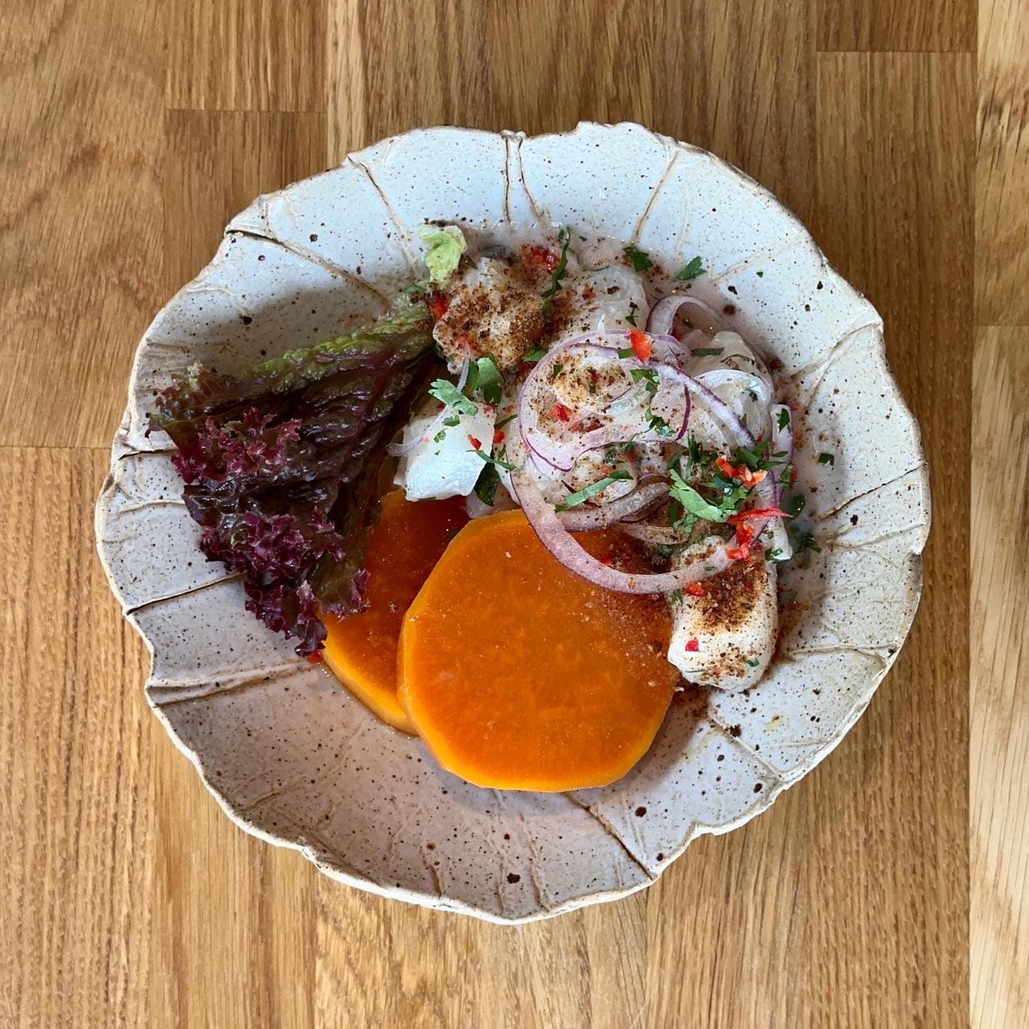 salads, dishes, bread, cakes and pastries, bakery