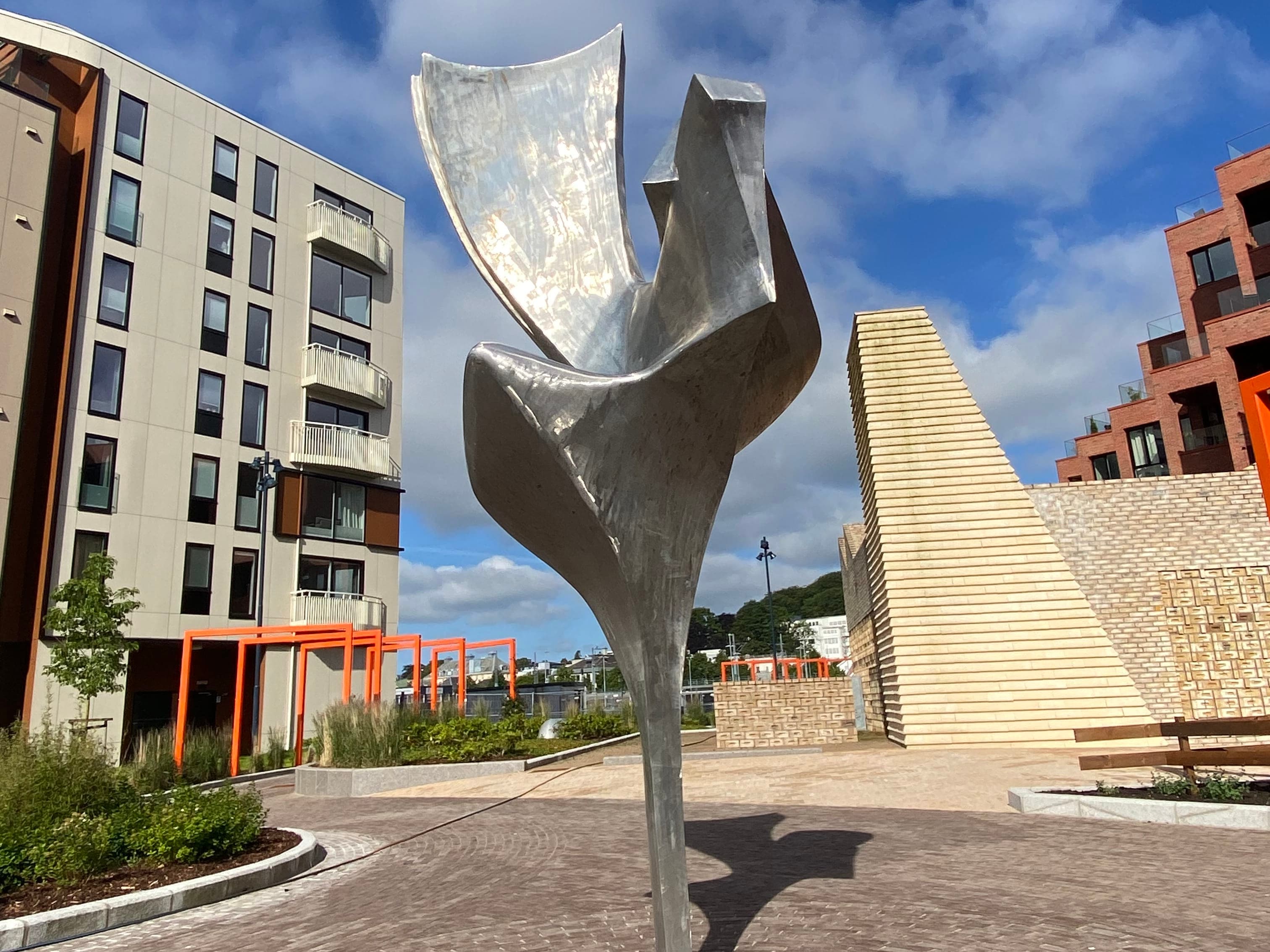 skulptur brevduen - sandnes sentrum arkitektur