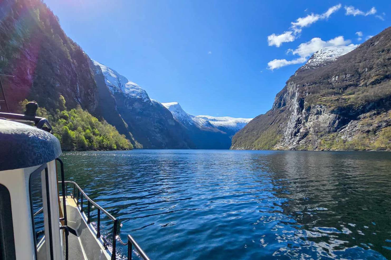 Geirangerfjorden i finevær.