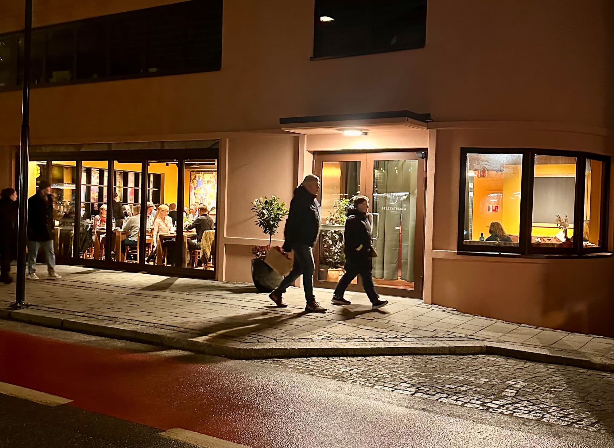 Restaurant exterior and interior with or without guests