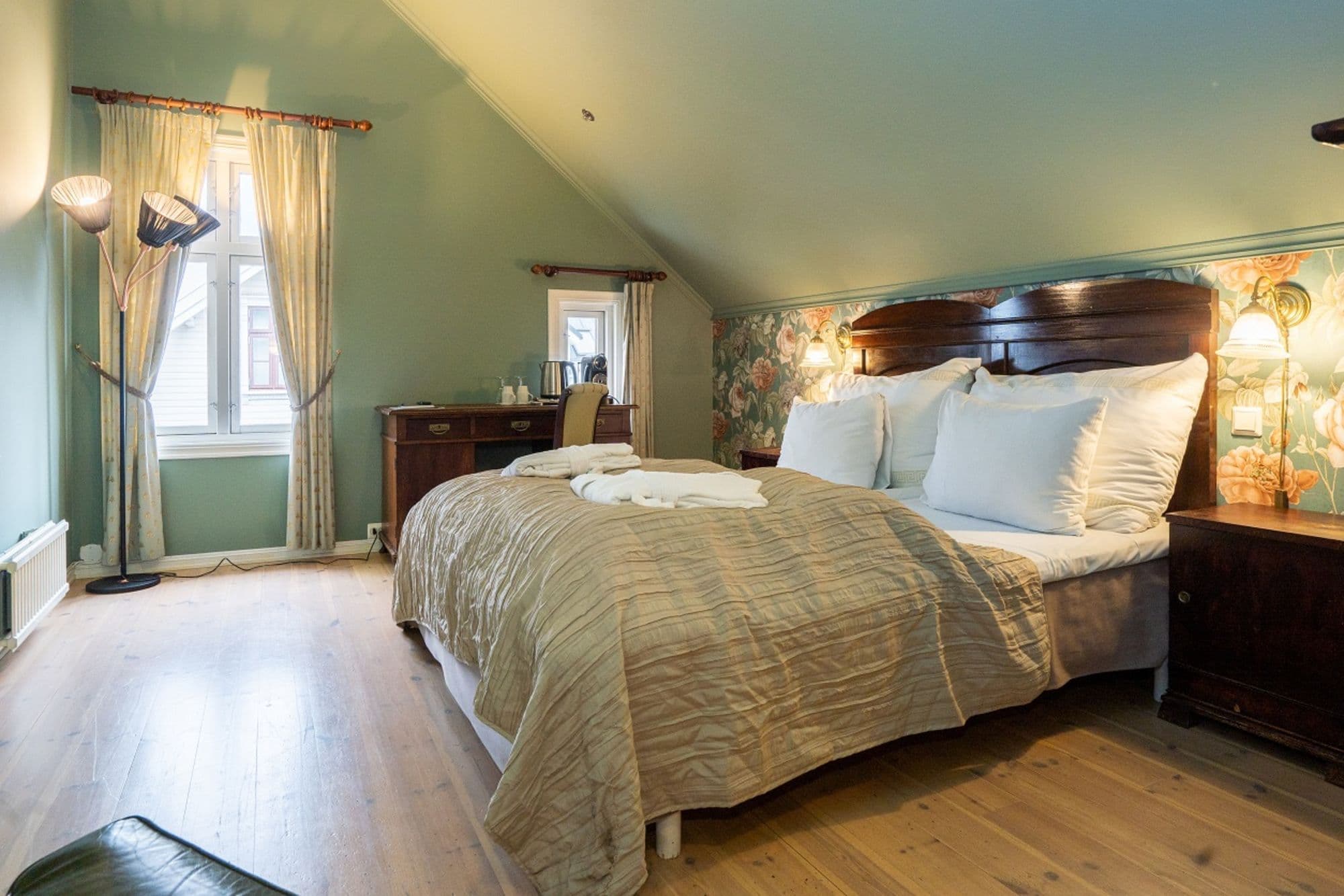 hotel room, hotel interior, hotel facilities