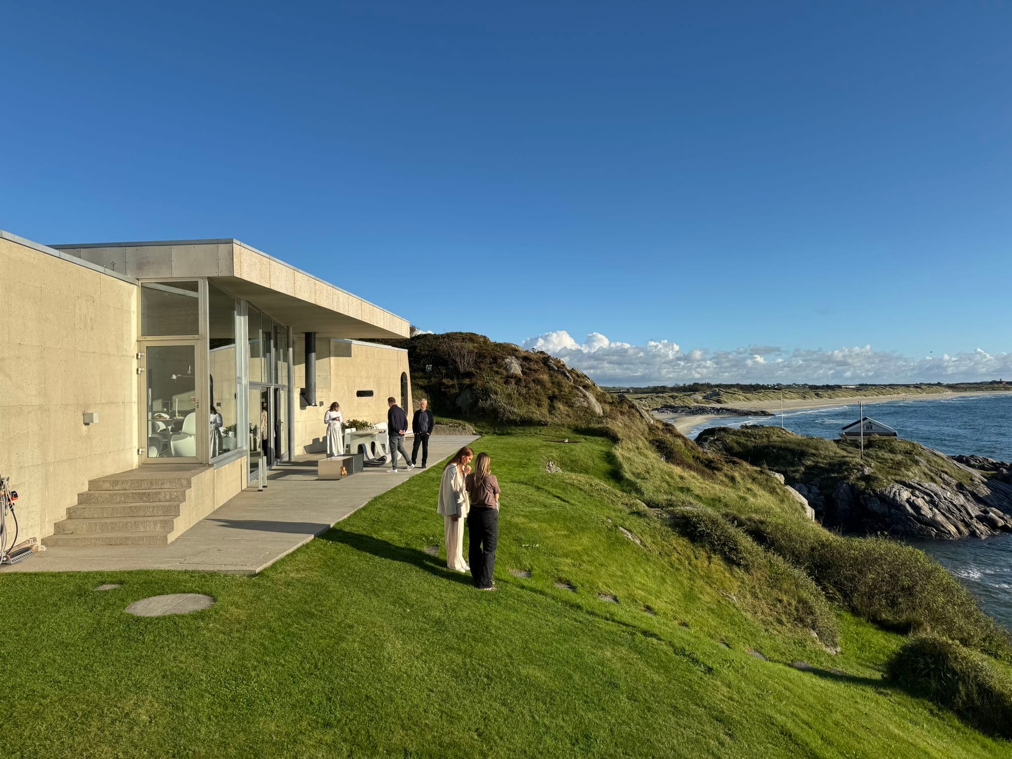 Unique villa by the North Sea along the coast of Norway The Bolder Wave