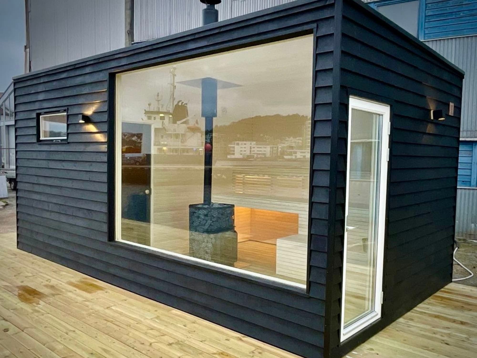 sauna, inside, outside, surrounded by sea